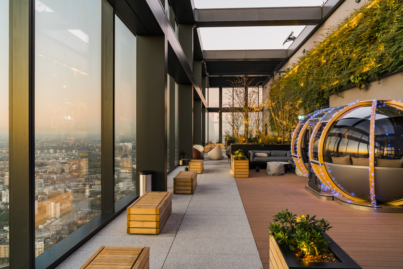 roof terrace system with seating