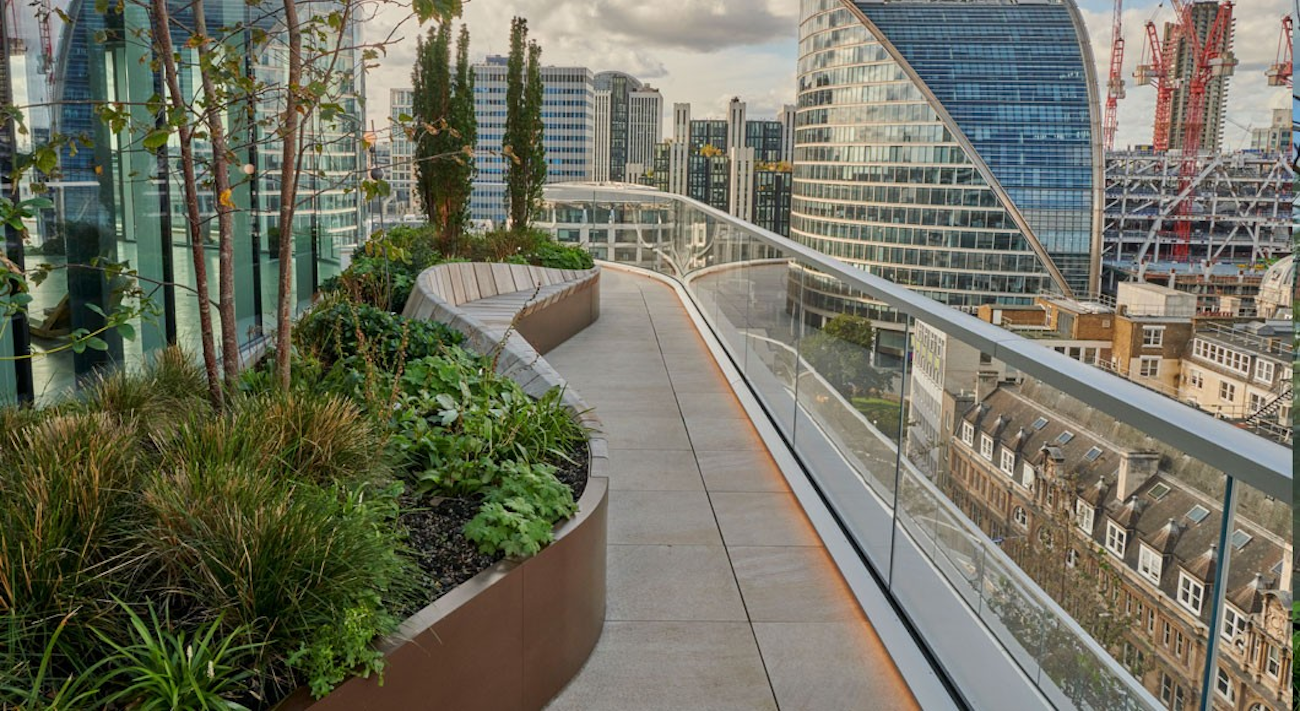 London Wall curved planter