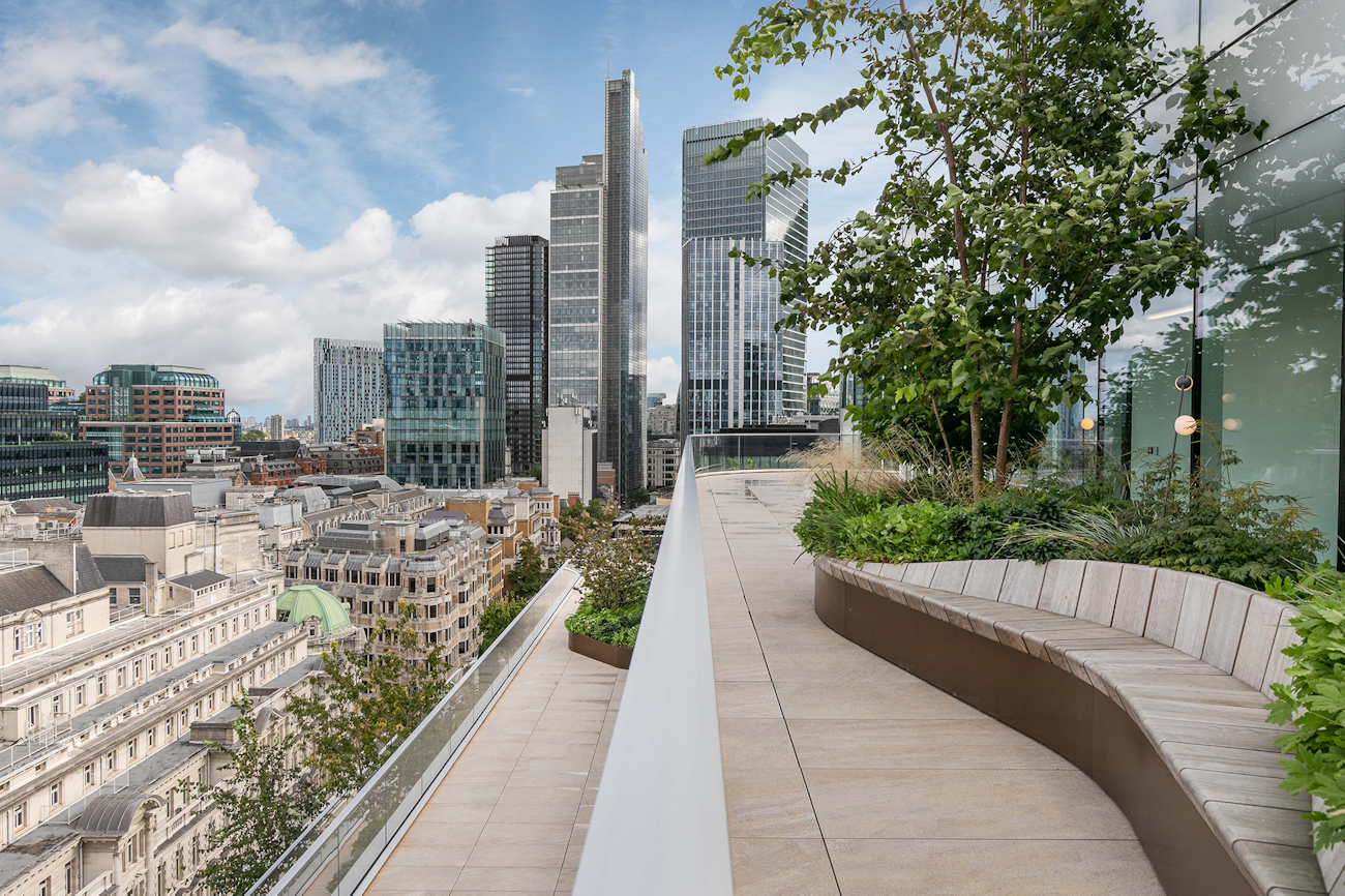 Porcelain Tiles and Benches at 60 London Wall